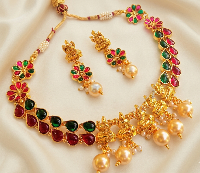 Multicolor Temple Necklace Set