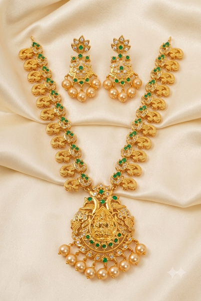 Emeralds Temple peacock Necklace Set