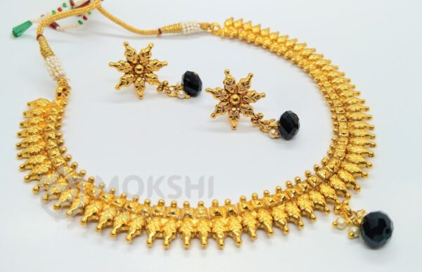 Cute Necklace Set with Black Drops
