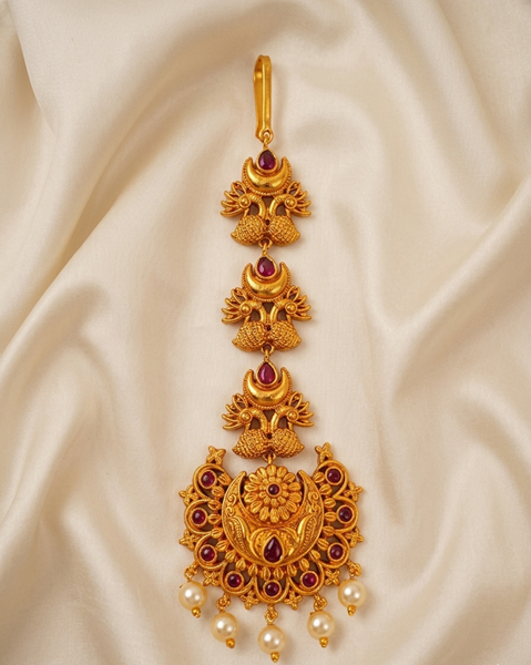 Matt Bridal Peacock Maang Tikka
